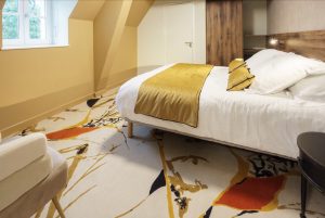 Exemple d'une chambre de l'Hôtel de la Tremblère par Jade & Lou