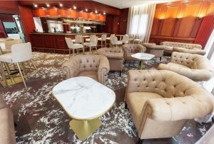 Salon de l'Hôtel de la Tremblère, aménagé par l'agence Jade & Lou