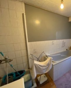 Salle de Bain avant l'intervention de Jade & Lou
