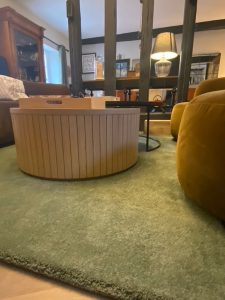 Tapis, tables basses du salon