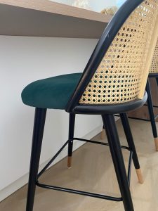 Cuisine et espace de vie après intervention de Jade & Lou - chaises