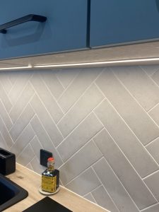 Jade & Lou - Agencement, aménagement et décoration d’une maison - détails de la crédense de la cuisine