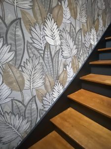 Papier peint dans l'escalier