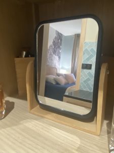 Jade & Lou - Suite parentale chambre, salle de bains et buanderie - miroir