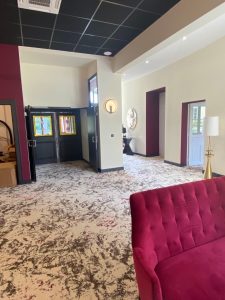 Détails de la décoration d'intérieur par Jade & Lou pour l'Hôtel de la Tremblère