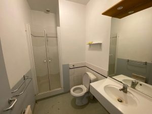 Salle de bain avant l'intervention de Jade & Lou